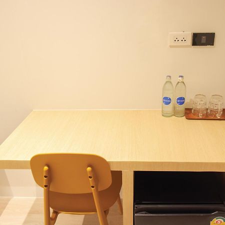 Sleep Box Sukhumvit 22 Hostel Bangkok Luaran gambar
