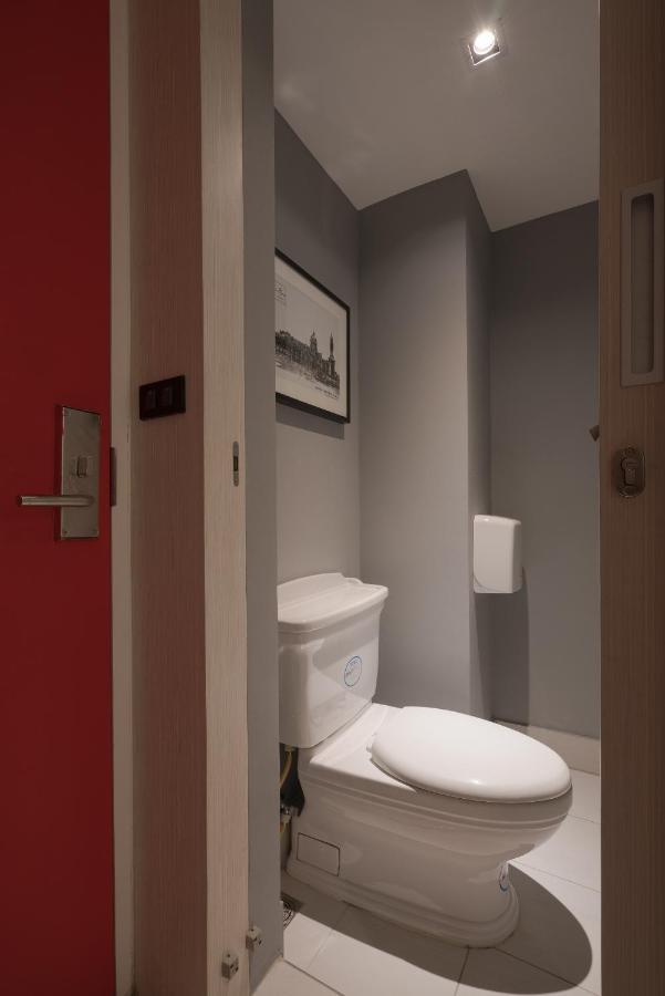 Sleep Box Sukhumvit 22 Hostel Bangkok Luaran gambar