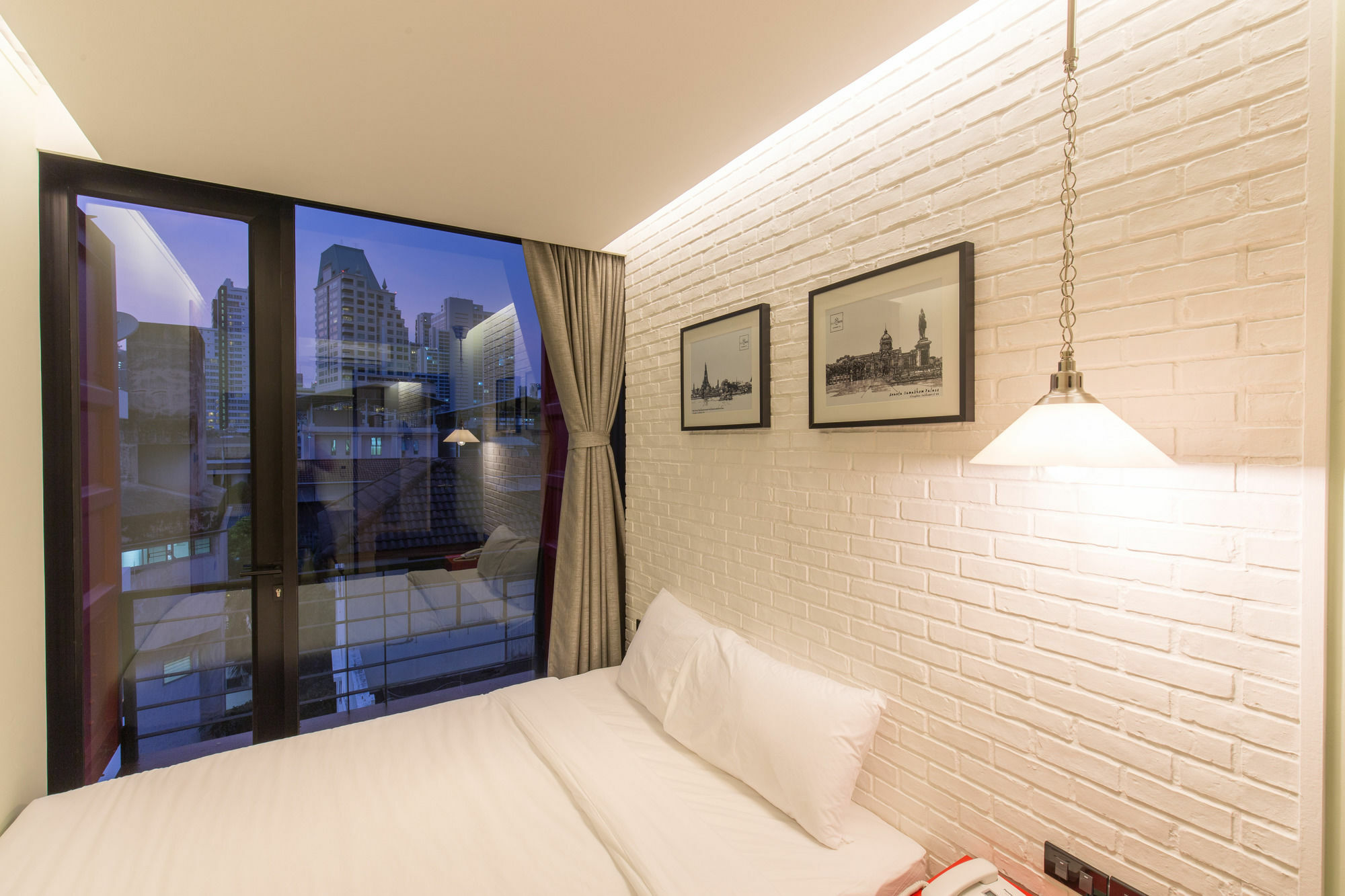 Sleep Box Sukhumvit 22 Hostel Bangkok Luaran gambar