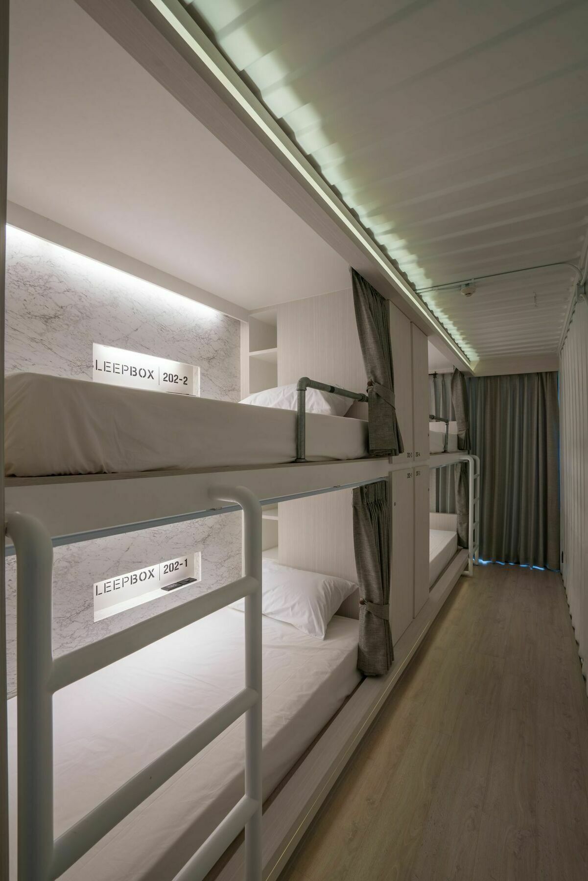 Sleep Box Sukhumvit 22 Hostel Bangkok Luaran gambar