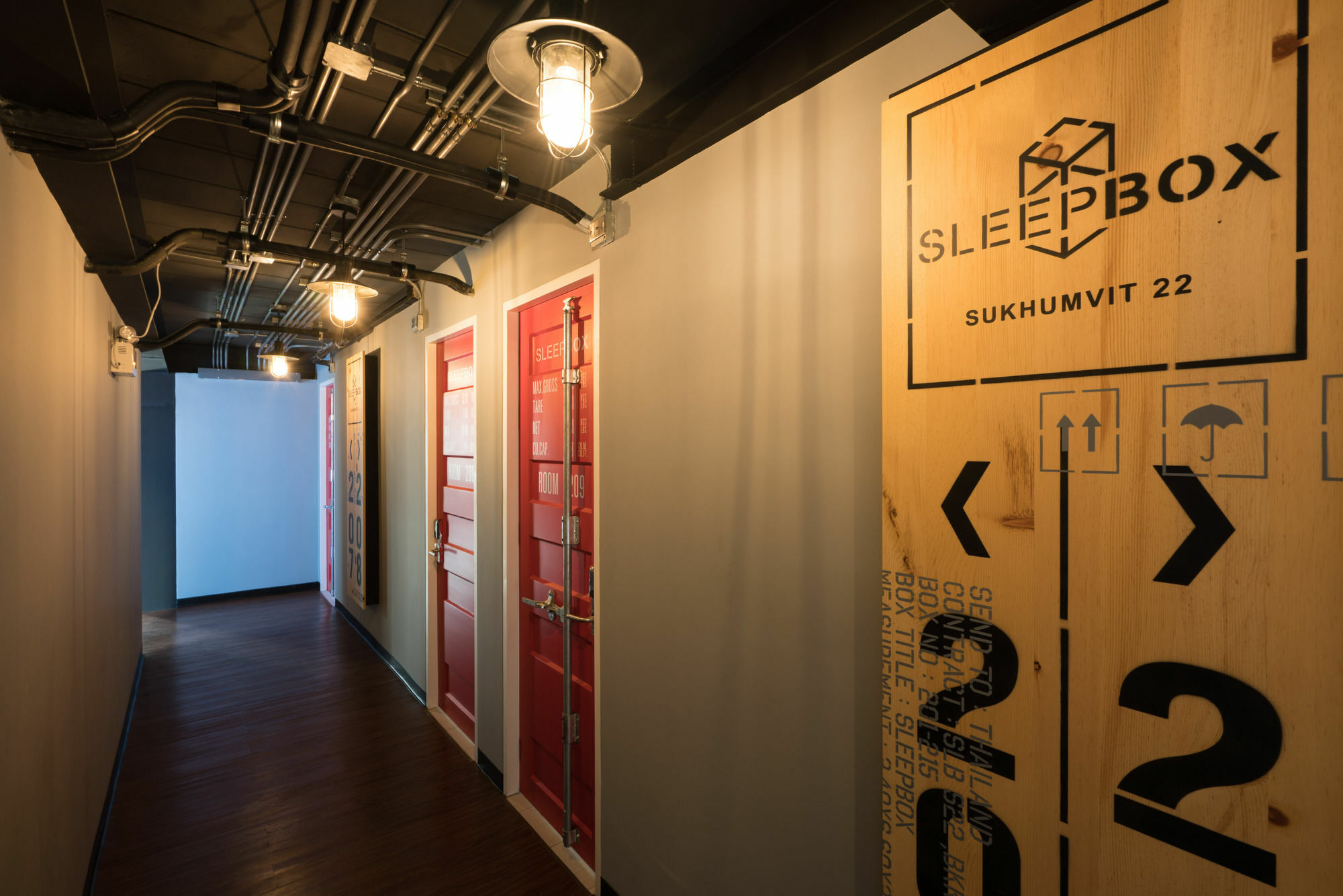 Sleep Box Sukhumvit 22 Hostel Bangkok Luaran gambar