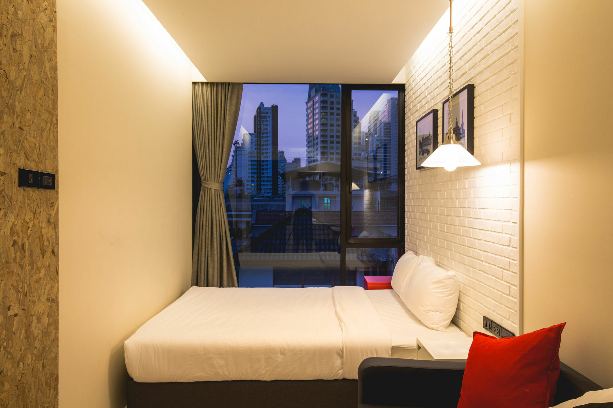 Sleep Box Sukhumvit 22 Hostel Bangkok Luaran gambar
